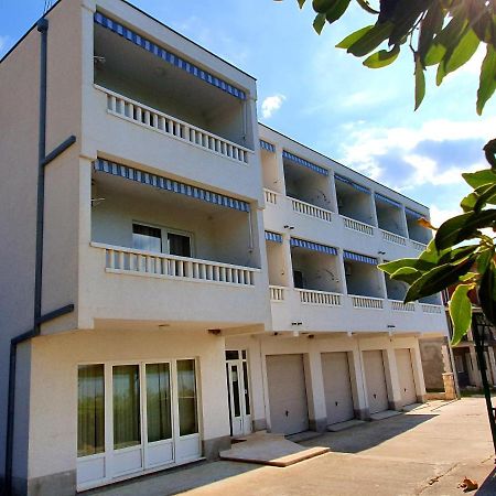 Villa Dvor Apartments Omis Exterior photo