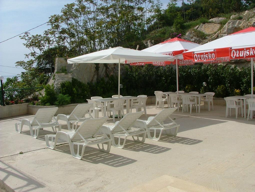 Villa Dvor Apartments Omis Exterior photo